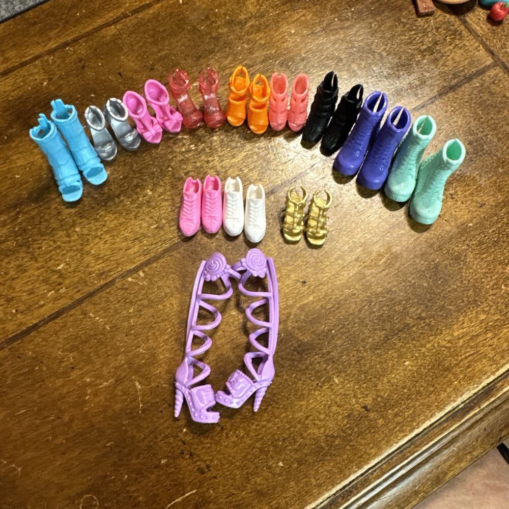 Barbie Shoes 13 Complete Pairs Heels, Boots, sandals & Sneakers